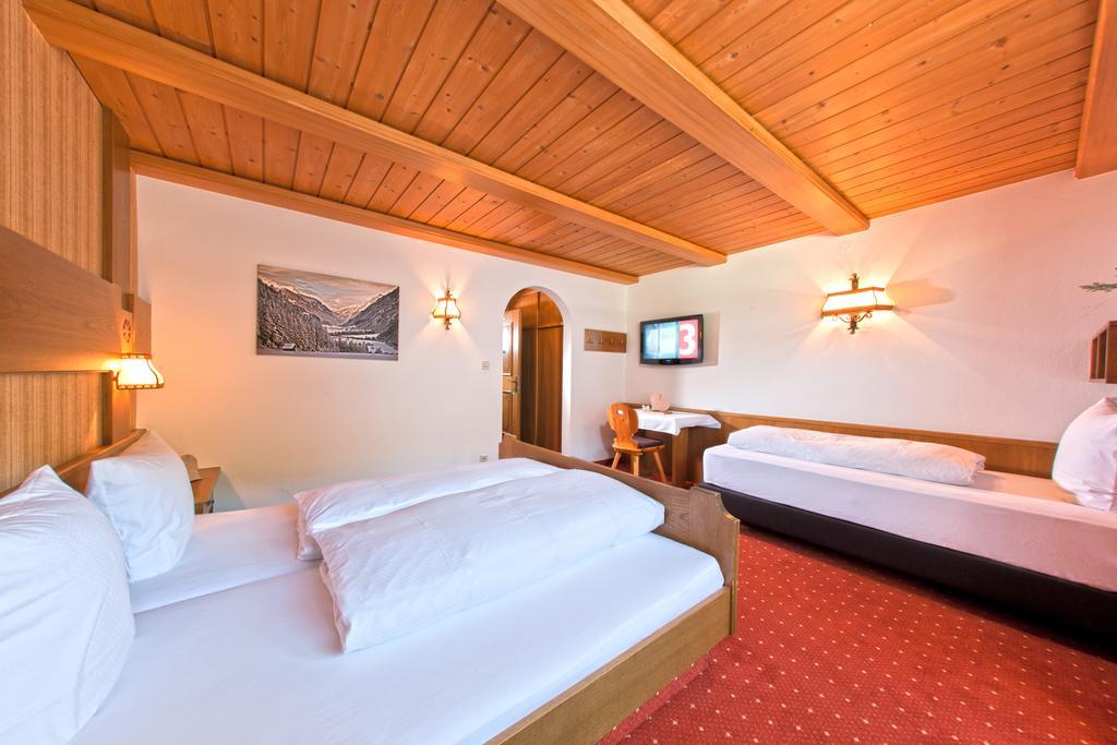 Chalet Tschallener Ried im Oberinntal Room photo
